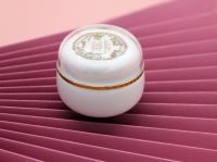 乳白膏霜瓶
